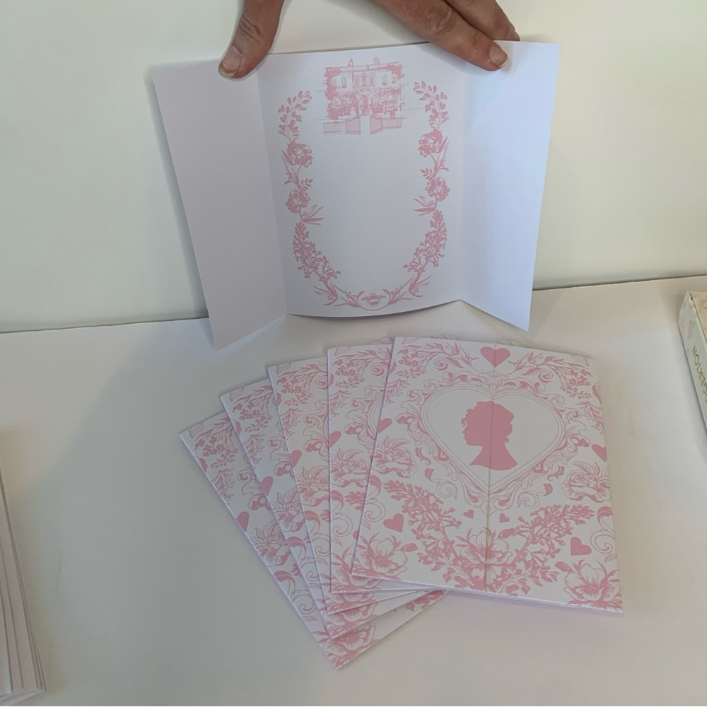 Bridgerton Invitation Sets, 4 boxes of 6 invitations/envelopes/wax seals/ribbons - Picture 11 of 12